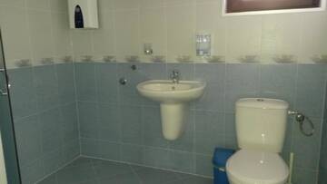 Фото номера Трехместный номер Делюкс Гостевой дом Guest House Hasiendata г. Павел-Баня 10